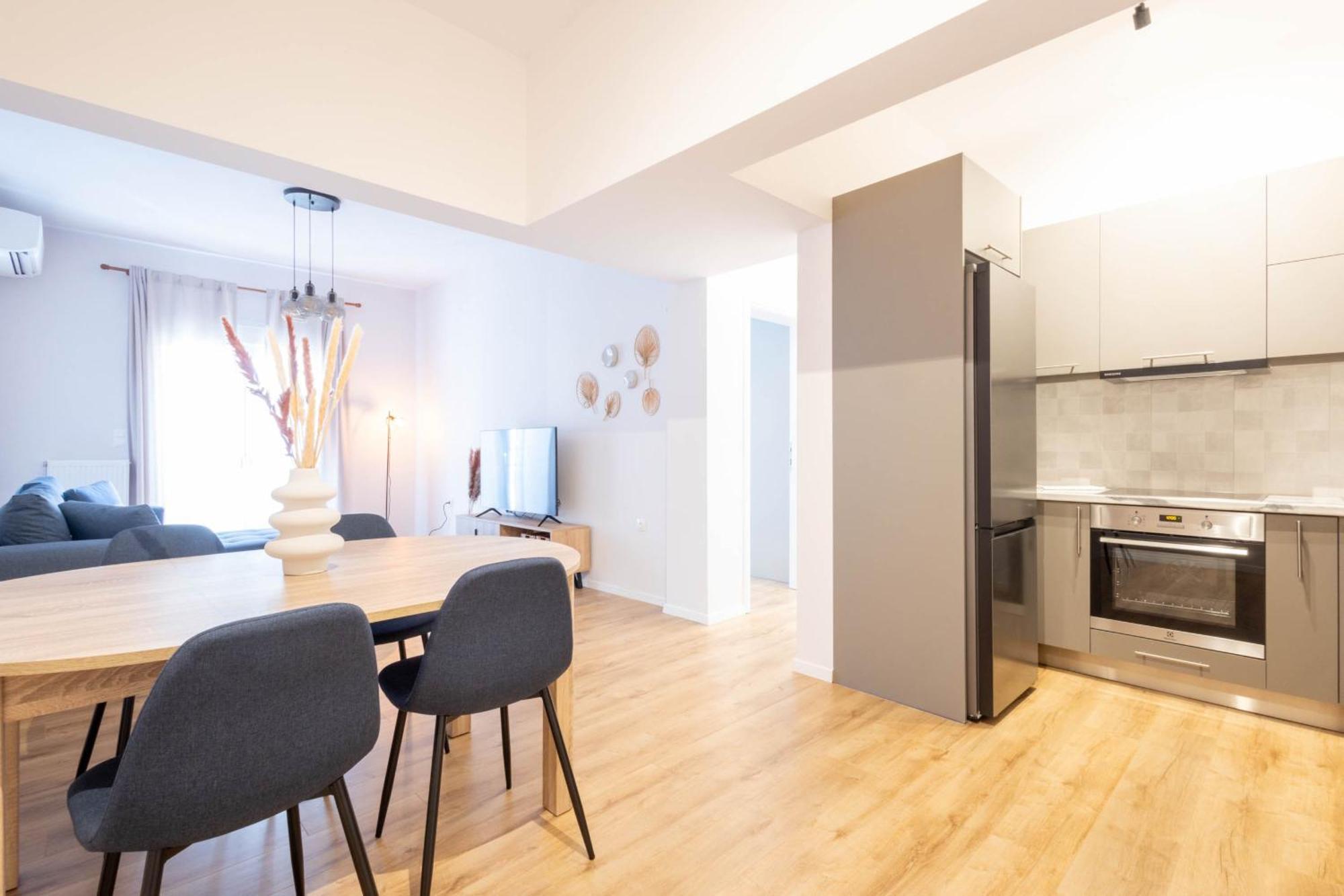 Urban Comfort 2 Bdrm Next To Metro Атина Екстериор снимка
