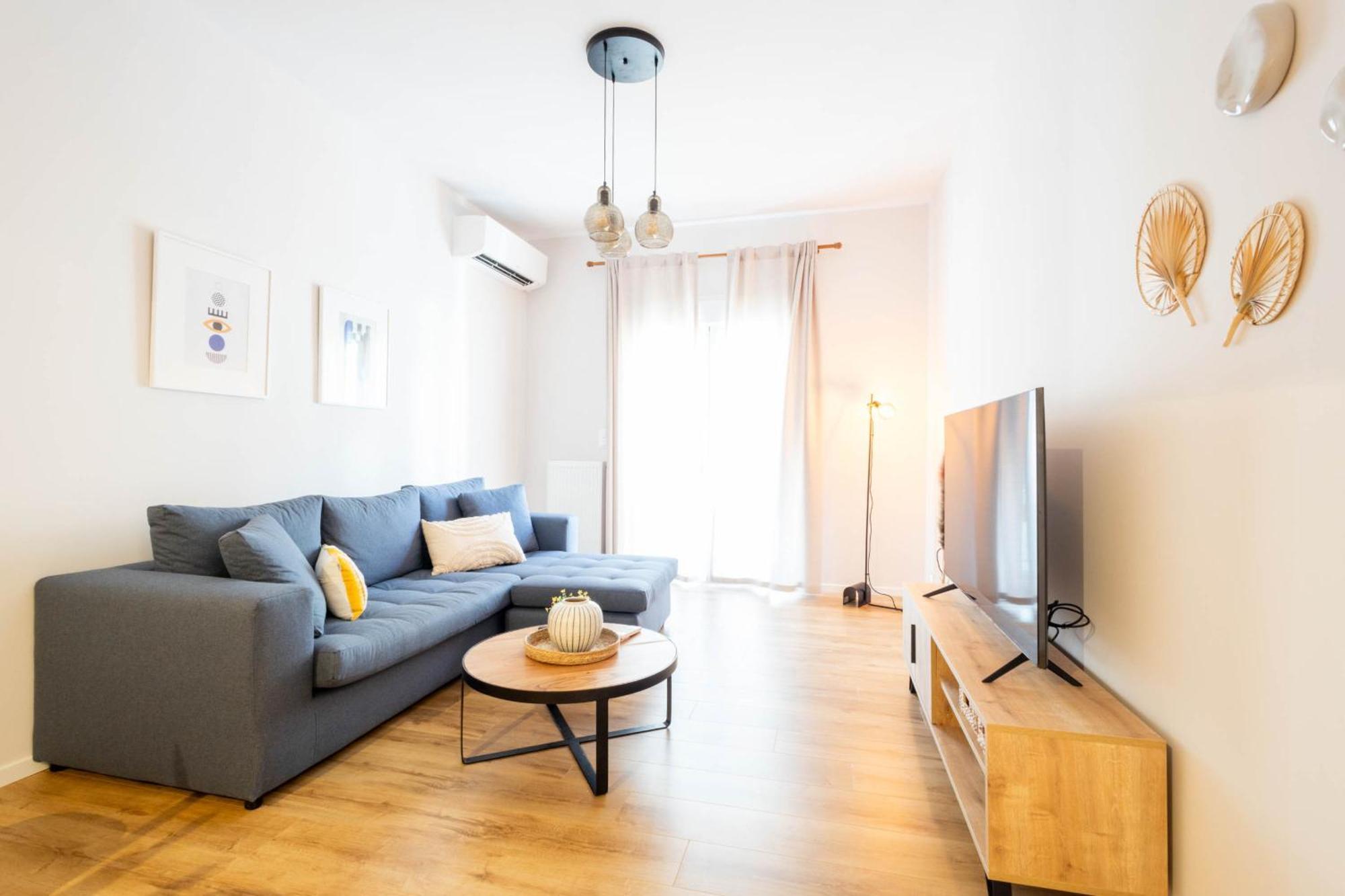 Urban Comfort 2 Bdrm Next To Metro Атина Екстериор снимка