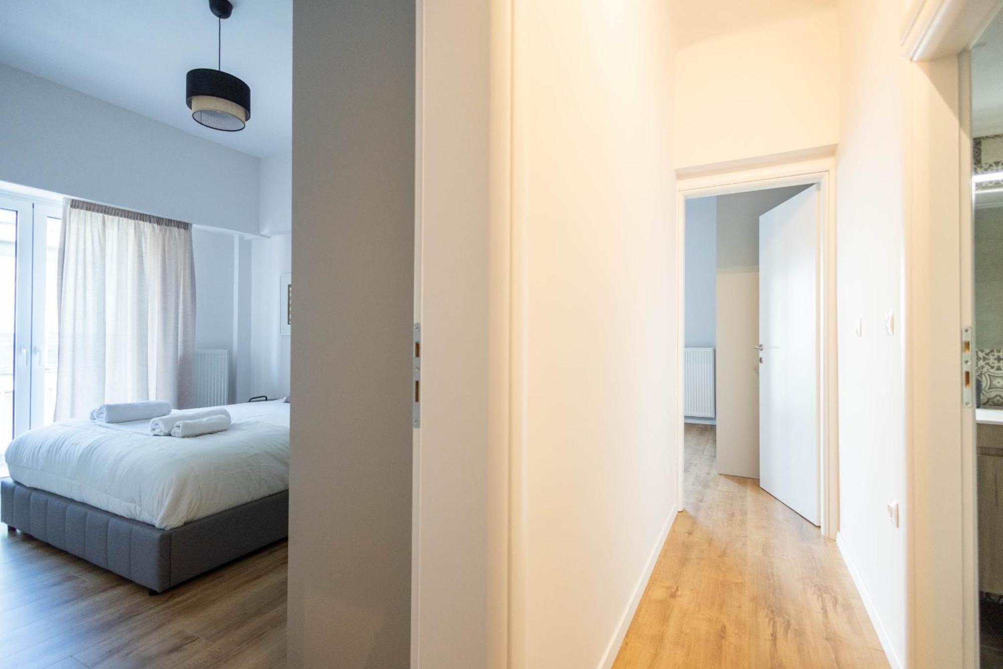 Urban Comfort 2 Bdrm Next To Metro Атина Екстериор снимка
