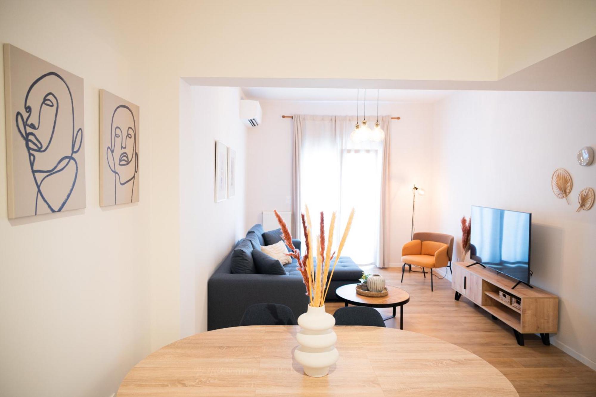 Urban Comfort 2 Bdrm Next To Metro Атина Екстериор снимка