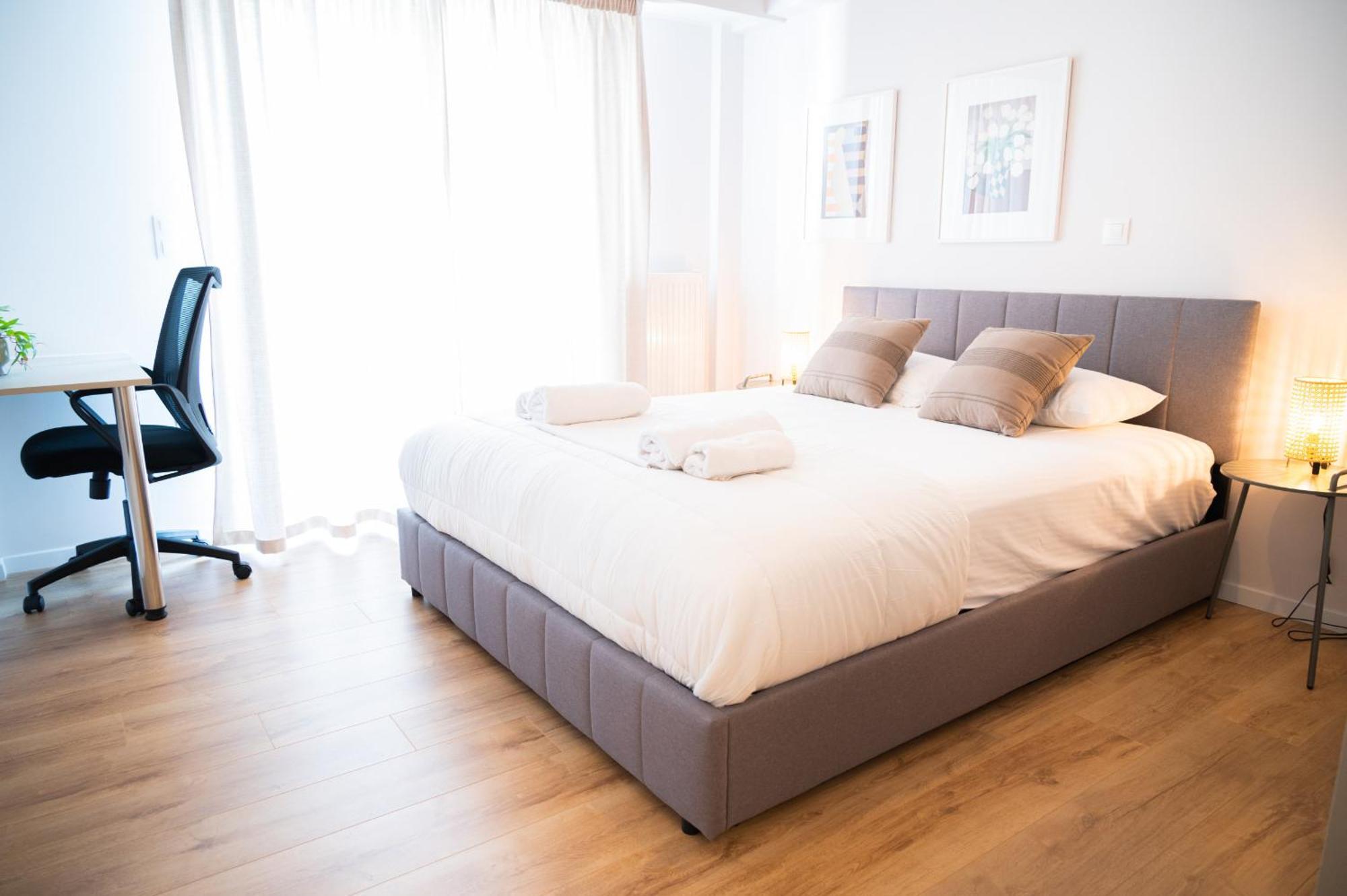 Urban Comfort 2 Bdrm Next To Metro Атина Екстериор снимка